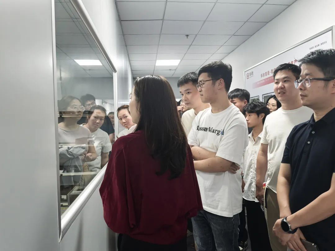 智造零距離 百名學員探秘SMT智造，凡億教育走進華秋電子長沙望城工廠